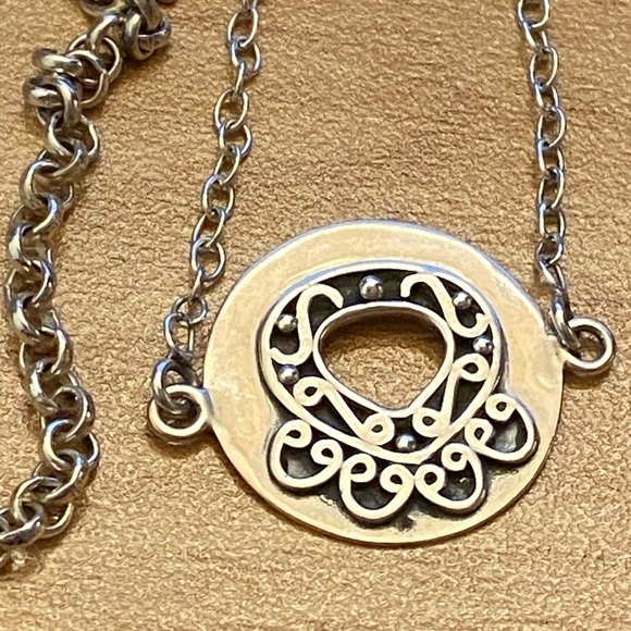 Three vintage Sterling silver bracelets, one Celtic, two marked Italy - Picture 9 of 14